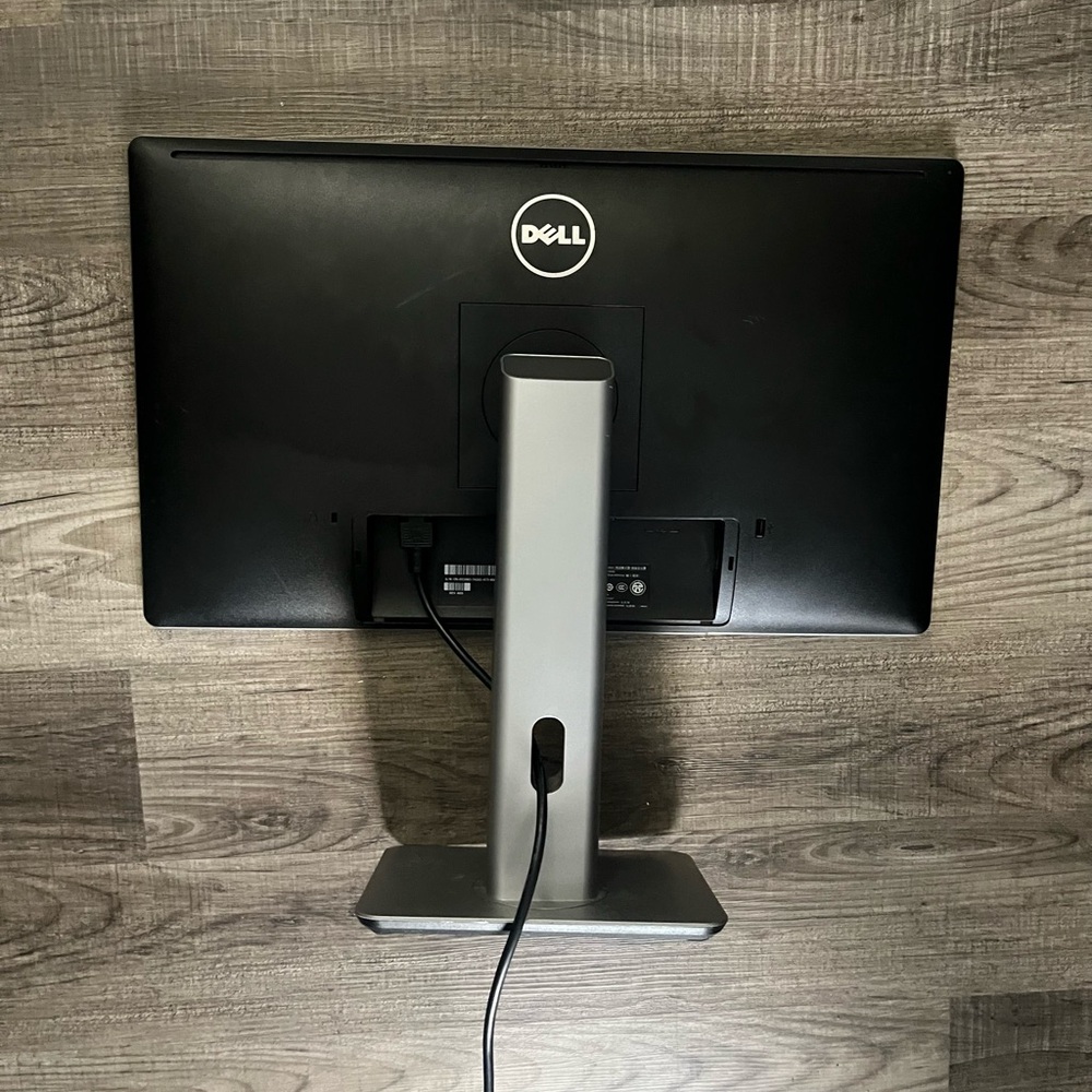 Dell Monitor - Picture 5 of 5